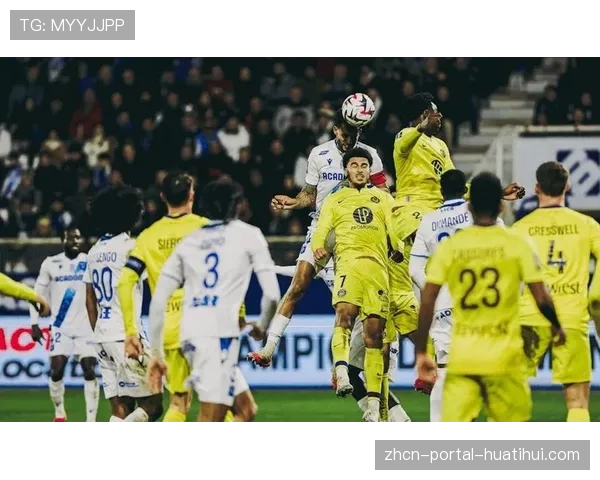 赛后更衣室:击败巴黎后,布雷斯特全队庆祝锁定欧战资格